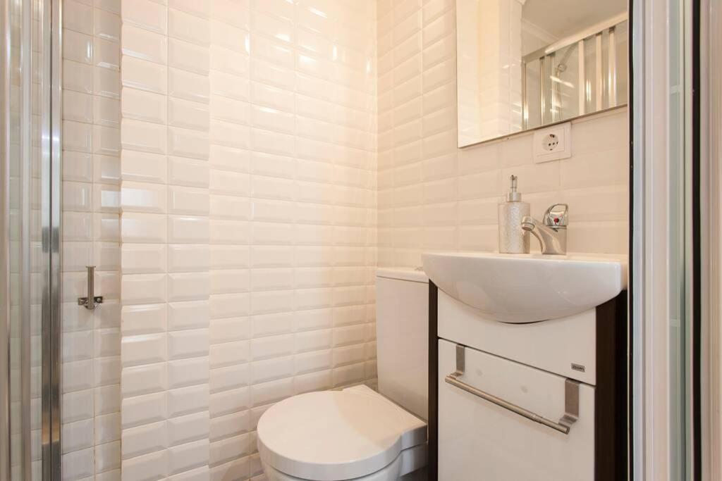 ליסבון Charming Studio In Mouraria מראה חיצוני תמונה